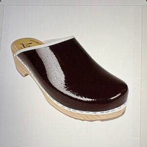 Lotta From Stockholm Brown Patent Leather Clogs 9.5